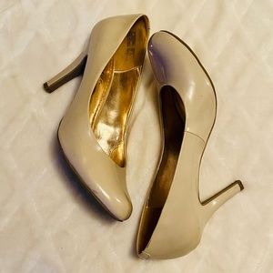 George Nude Size 10 Pumps